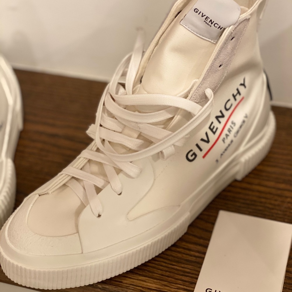 GIVENCHY TENNIS SHOES 100% Authentic - Picture 7 of 7